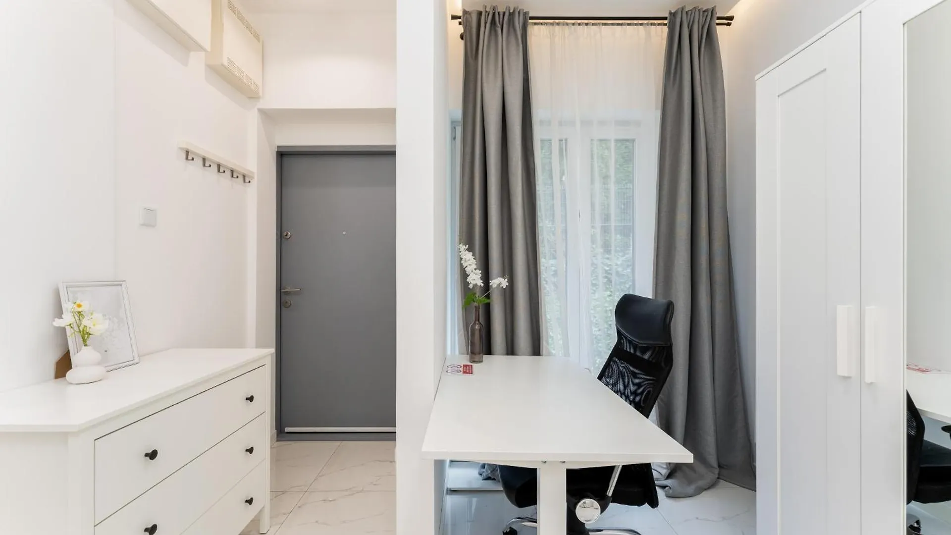 Main Square Deluxe Studio Krakow Apartment